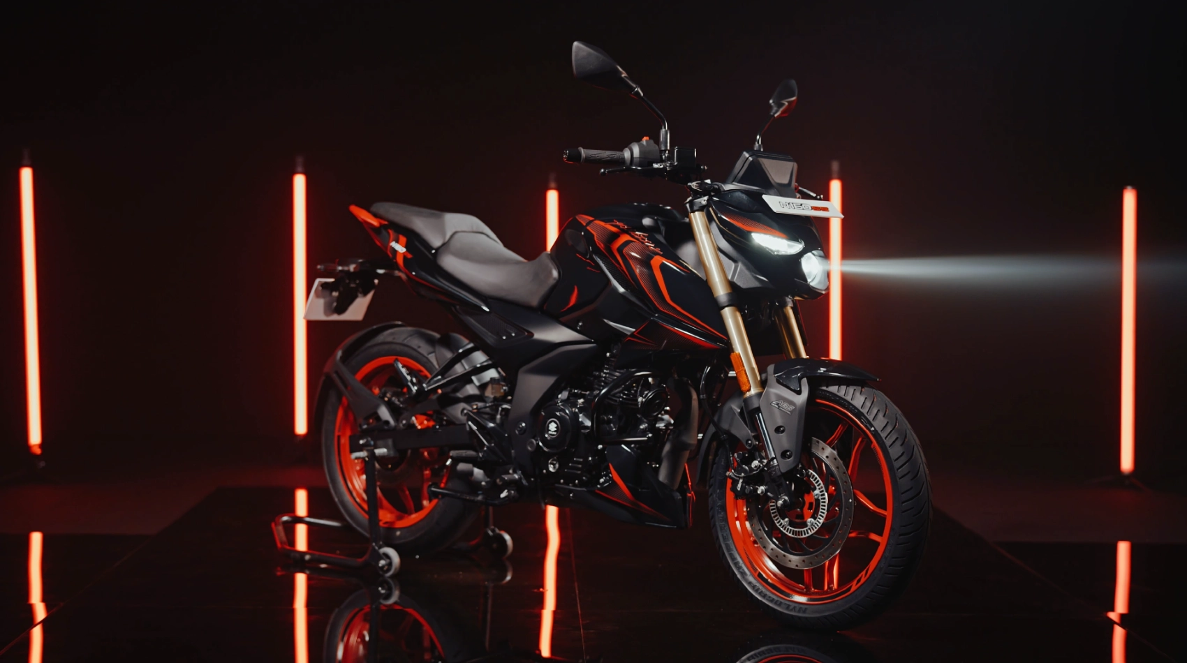 bajaj pulsar n160